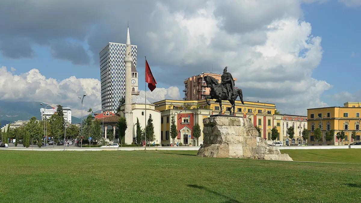 Skanderbeg-Platz in Tirana für albanisches Fernsehen