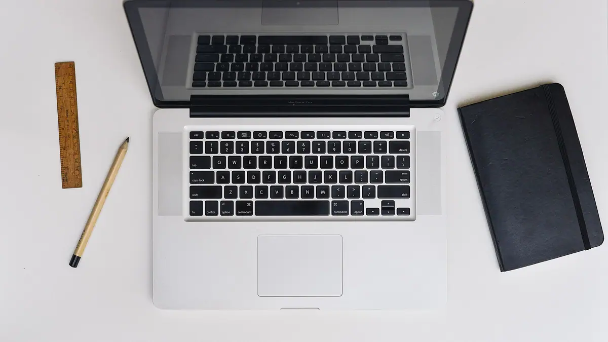 MacBook Pro und Laptop für TV-Wiedergabe